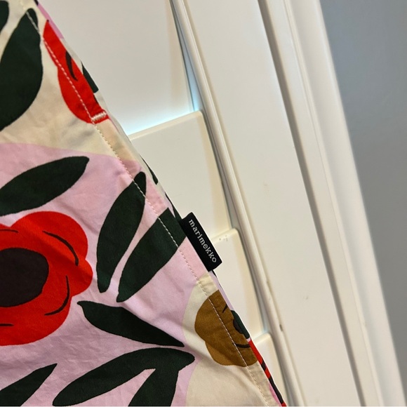 Marimekko x Uniqlo Kids 360 Abstract Floral Sleeveless Dress White Red Multi 3/4 - Picture 3 of 4